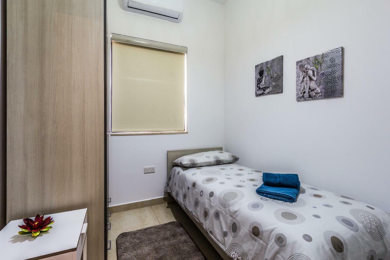 Sunny Modern Apartments Mellieha Ngoại thất bức ảnh